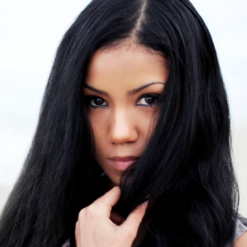 Jhene Aiko Com.